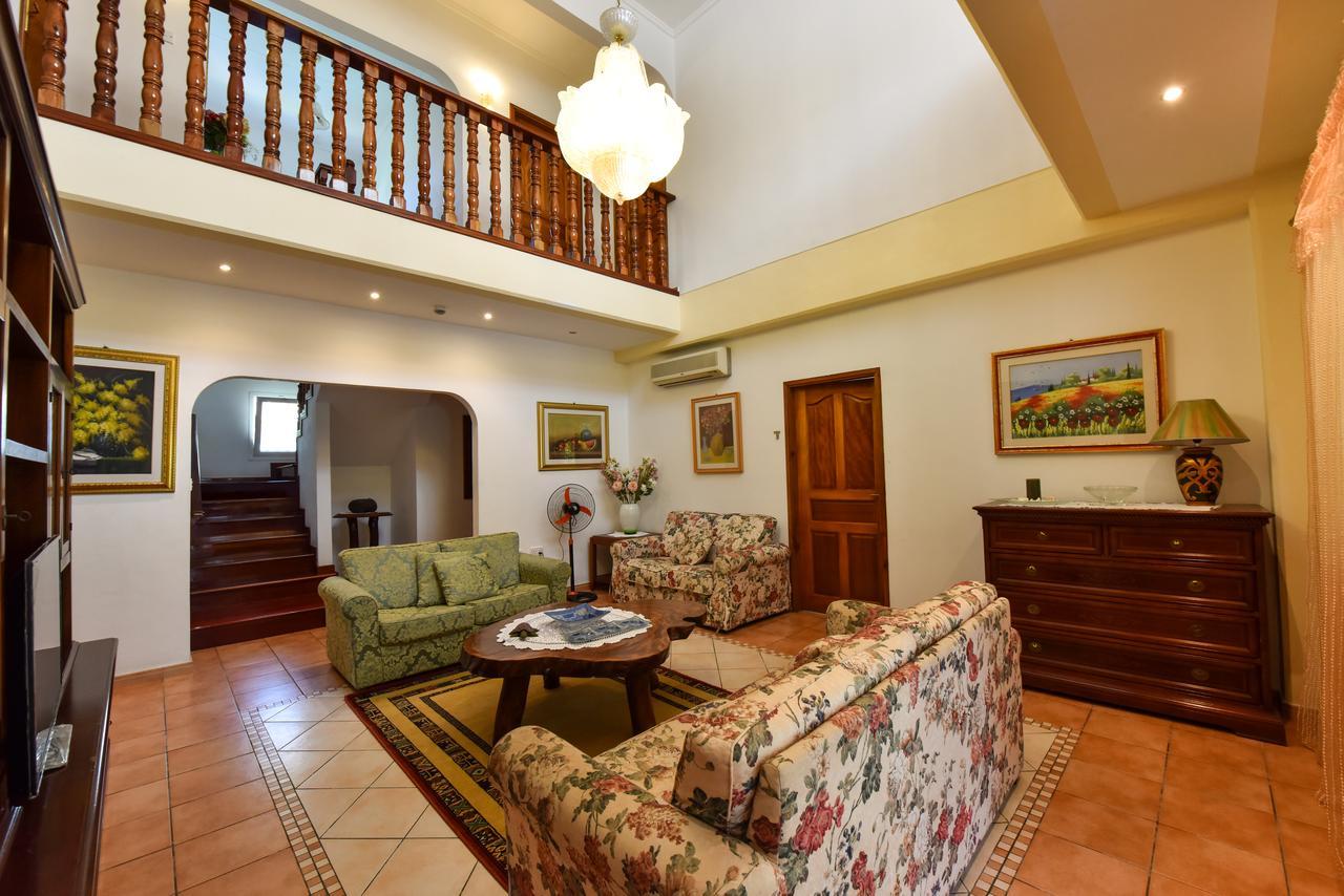 Jessies Guest House Seychelles Beau Vallon  Exterior photo