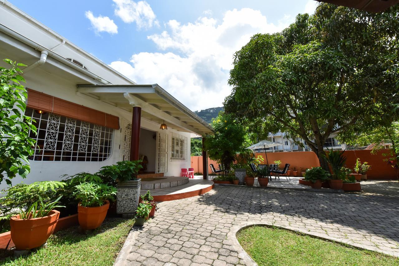 Jessies Guest House Seychelles Beau Vallon  Exterior photo
